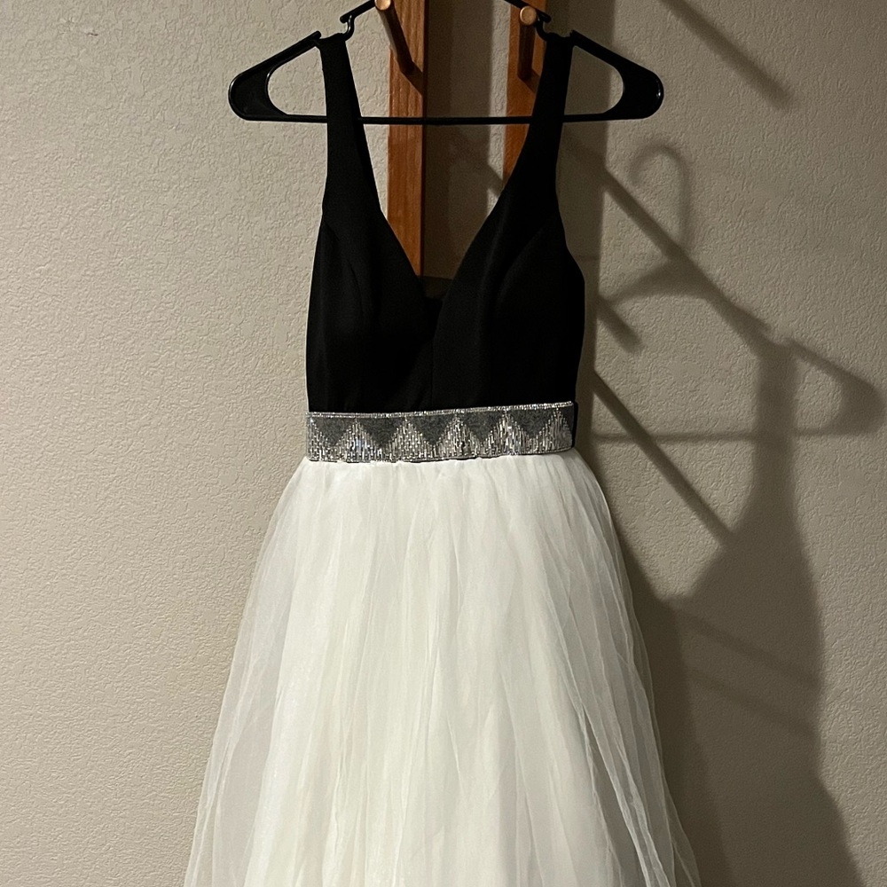Ball Gown - Picture 2 of 8